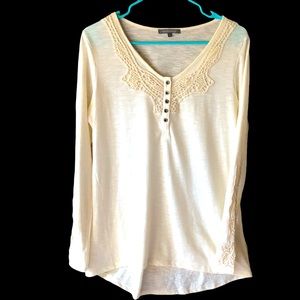 Retro-ology Cream Henley Boho Blouse. Crocheted Lace Detailing. Size Small